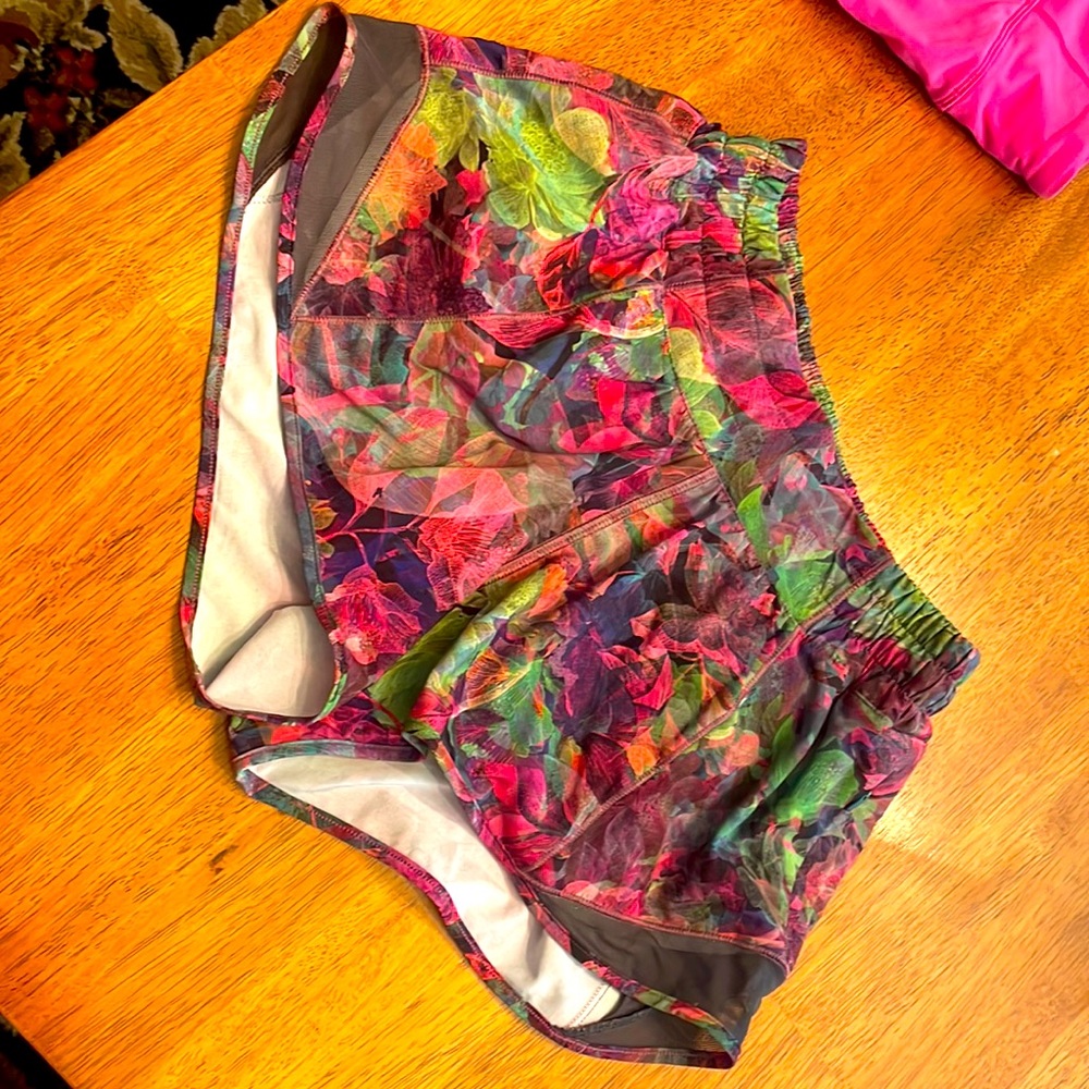 Hotty Hot 2.5” multicolored Lululemon shirts